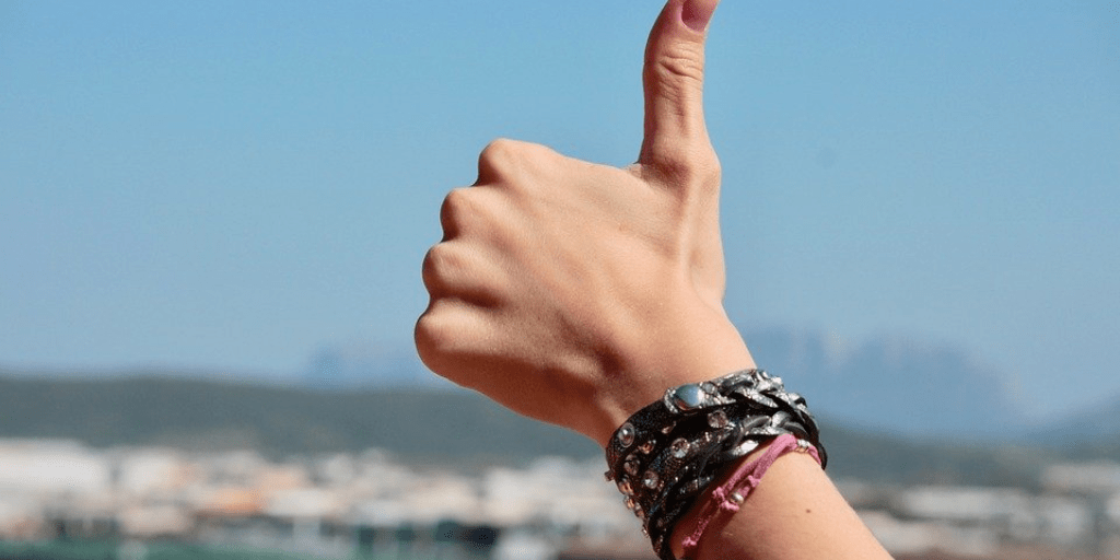 Thumbs up articles